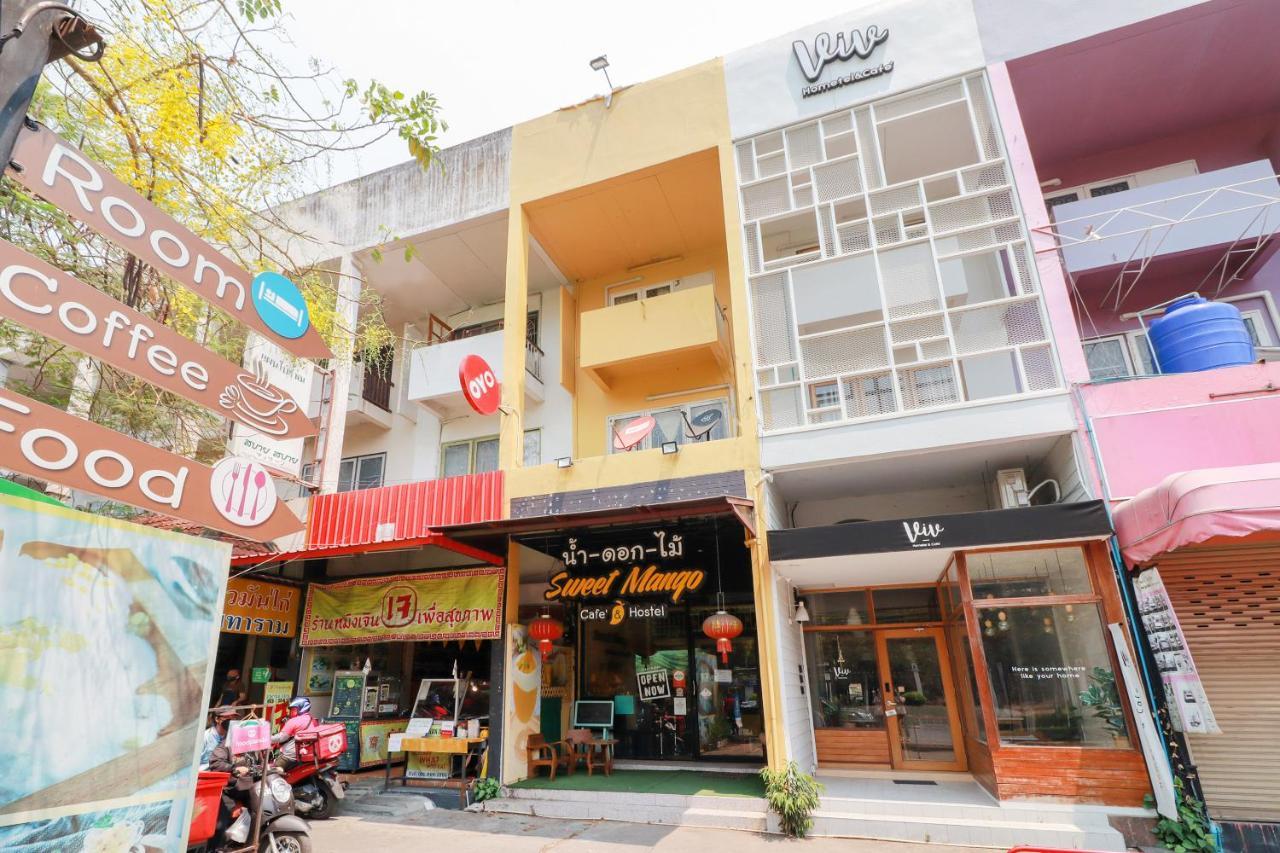 Oyo 743 Sweet Mango Cafe And Hostel Чиангмай Экстерьер фото
